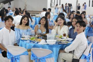 228. งานราตรีสีฟ้า