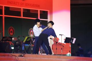 319. งานราตรีสีฟ้า