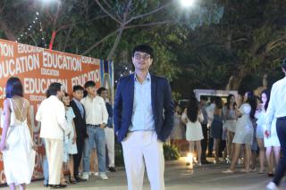 326. งานราตรีสีฟ้า