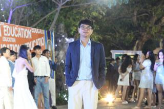 327. งานราตรีสีฟ้า
