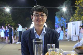 329. งานราตรีสีฟ้า