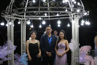 393. งานราตรีสีฟ้า