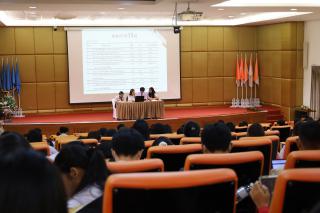 1. Oral presentation นักศึกษาภาษาอังกฤษ ชั้นปีที่ 4