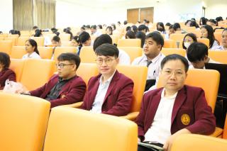 3. Oral presentation นักศึกษาภาษาอังกฤษ ชั้นปีที่ 4