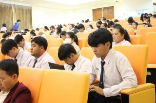 4. Oral presentation นักศึกษาภาษาอังกฤษ ชั้นปีที่ 4