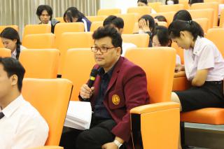 6. Oral presentation นักศึกษาภาษาอังกฤษ ชั้นปีที่ 4