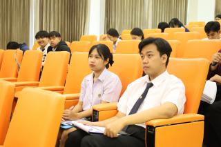 8. Oral presentation นักศึกษาภาษาอังกฤษ ชั้นปีที่ 4