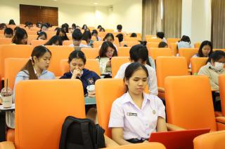 10. Oral presentation นักศึกษาภาษาอังกฤษ ชั้นปีที่ 4