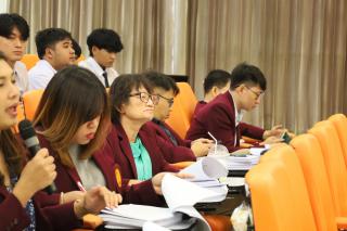 25. Oral presentation นักศึกษาภาษาอังกฤษ ชั้นปีที่ 4