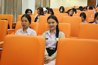 26. Oral presentation นักศึกษาภาษาอังกฤษ ชั้นปีที่ 4