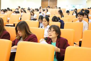 28. Oral presentation นักศึกษาภาษาอังกฤษ ชั้นปีที่ 4