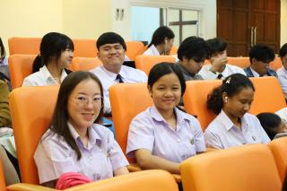 37. Oral presentation นักศึกษาภาษาอังกฤษ ชั้นปีที่ 4