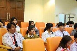 38. Oral presentation นักศึกษาภาษาอังกฤษ ชั้นปีที่ 4