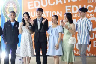 7. งานราตรีสีฟ้า