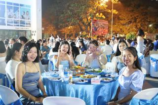 40. งานราตรีสีฟ้า