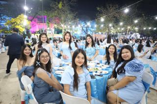 102. งานราตรีสีฟ้า