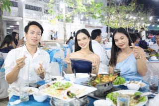 118. งานราตรีสีฟ้า