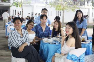 130. งานราตรีสีฟ้า