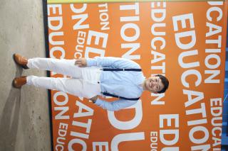 144. งานราตรีสีฟ้า