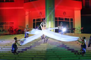 154. งานราตรีสีฟ้า