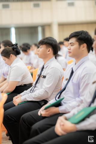 21. พิธีกล่าวคำปฏิญาณตนของนักศึกษา และพิธีลอดซุ้มไม้เรียวครุศาสตร์