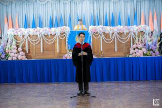 35. พิธีกล่าวคำปฏิญาณตนของนักศึกษา และพิธีลอดซุ้มไม้เรียวครุศาสตร์