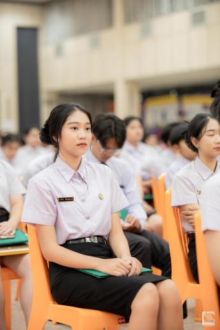 49. พิธีกล่าวคำปฏิญาณตนของนักศึกษา และพิธีลอดซุ้มไม้เรียวครุศาสตร์