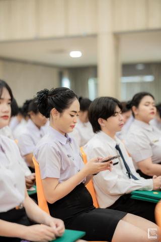 50. พิธีกล่าวคำปฏิญาณตนของนักศึกษา และพิธีลอดซุ้มไม้เรียวครุศาสตร์
