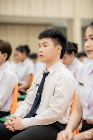 55. พิธีกล่าวคำปฏิญาณตนของนักศึกษา และพิธีลอดซุ้มไม้เรียวครุศาสตร์
