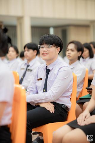 57. พิธีกล่าวคำปฏิญาณตนของนักศึกษา และพิธีลอดซุ้มไม้เรียวครุศาสตร์