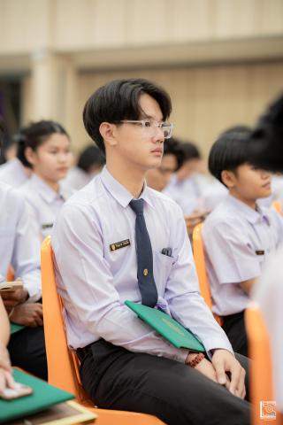 63. พิธีกล่าวคำปฏิญาณตนของนักศึกษา และพิธีลอดซุ้มไม้เรียวครุศาสตร์