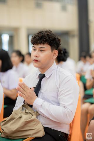72. พิธีกล่าวคำปฏิญาณตนของนักศึกษา และพิธีลอดซุ้มไม้เรียวครุศาสตร์