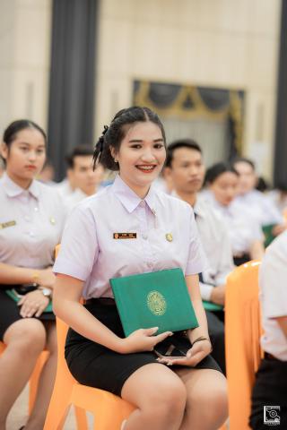 81. พิธีกล่าวคำปฏิญาณตนของนักศึกษา และพิธีลอดซุ้มไม้เรียวครุศาสตร์