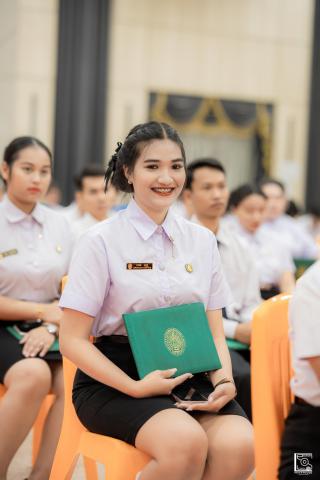 82. พิธีกล่าวคำปฏิญาณตนของนักศึกษา และพิธีลอดซุ้มไม้เรียวครุศาสตร์