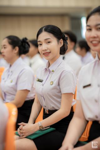 100. พิธีกล่าวคำปฏิญาณตนของนักศึกษา และพิธีลอดซุ้มไม้เรียวครุศาสตร์