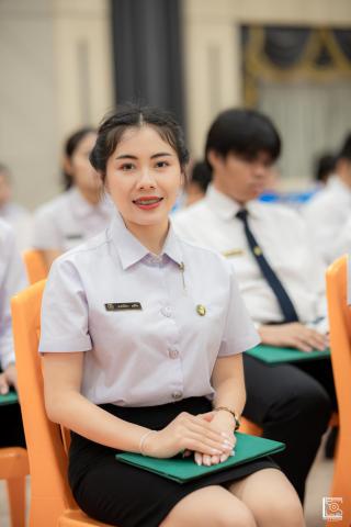 107. พิธีกล่าวคำปฏิญาณตนของนักศึกษา และพิธีลอดซุ้มไม้เรียวครุศาสตร์