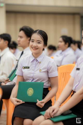 116. พิธีกล่าวคำปฏิญาณตนของนักศึกษา และพิธีลอดซุ้มไม้เรียวครุศาสตร์