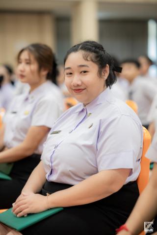 120. พิธีกล่าวคำปฏิญาณตนของนักศึกษา และพิธีลอดซุ้มไม้เรียวครุศาสตร์