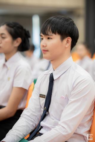 125. พิธีกล่าวคำปฏิญาณตนของนักศึกษา และพิธีลอดซุ้มไม้เรียวครุศาสตร์