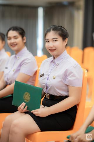 140. พิธีกล่าวคำปฏิญาณตนของนักศึกษา และพิธีลอดซุ้มไม้เรียวครุศาสตร์