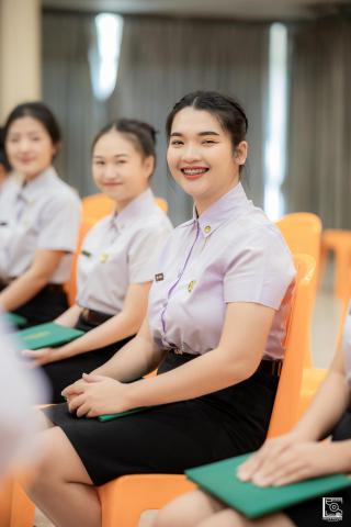141. พิธีกล่าวคำปฏิญาณตนของนักศึกษา และพิธีลอดซุ้มไม้เรียวครุศาสตร์