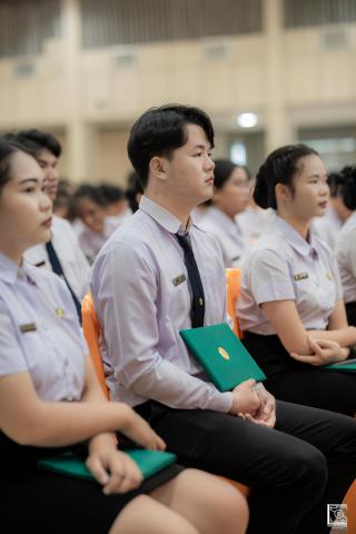 159. พิธีกล่าวคำปฏิญาณตนของนักศึกษา และพิธีลอดซุ้มไม้เรียวครุศาสตร์