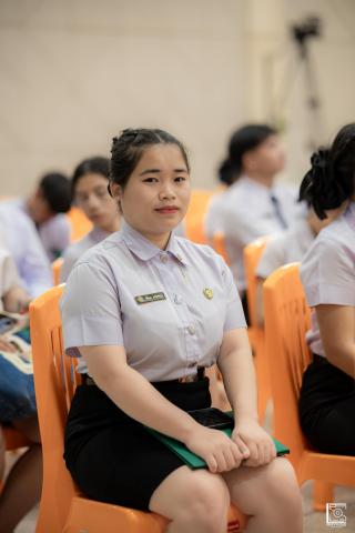 183. พิธีกล่าวคำปฏิญาณตนของนักศึกษา และพิธีลอดซุ้มไม้เรียวครุศาสตร์