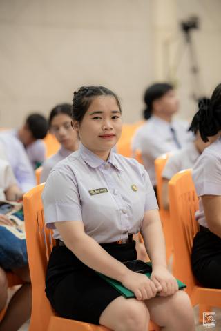 184. พิธีกล่าวคำปฏิญาณตนของนักศึกษา และพิธีลอดซุ้มไม้เรียวครุศาสตร์