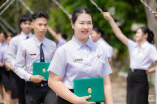 208. พิธีกล่าวคำปฏิญาณตนของนักศึกษา และพิธีลอดซุ้มไม้เรียวครุศาสตร์