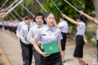 219. พิธีกล่าวคำปฏิญาณตนของนักศึกษา และพิธีลอดซุ้มไม้เรียวครุศาสตร์