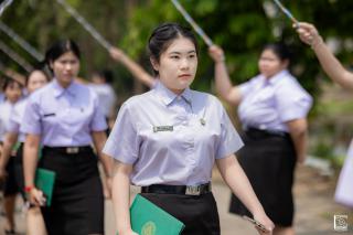 228. พิธีกล่าวคำปฏิญาณตนของนักศึกษา และพิธีลอดซุ้มไม้เรียวครุศาสตร์