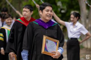 245. พิธีกล่าวคำปฏิญาณตนของนักศึกษา และพิธีลอดซุ้มไม้เรียวครุศาสตร์