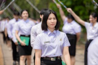 254. พิธีกล่าวคำปฏิญาณตนของนักศึกษา และพิธีลอดซุ้มไม้เรียวครุศาสตร์