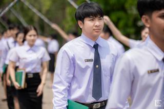 260. พิธีกล่าวคำปฏิญาณตนของนักศึกษา และพิธีลอดซุ้มไม้เรียวครุศาสตร์